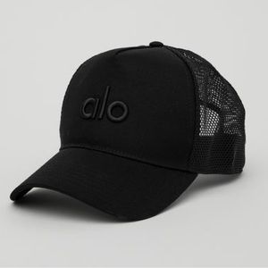 Alo District Trucker Hat black